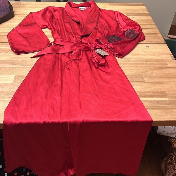 JONES ⭐️  NEW YORK satin robe - Picture 7 of 8